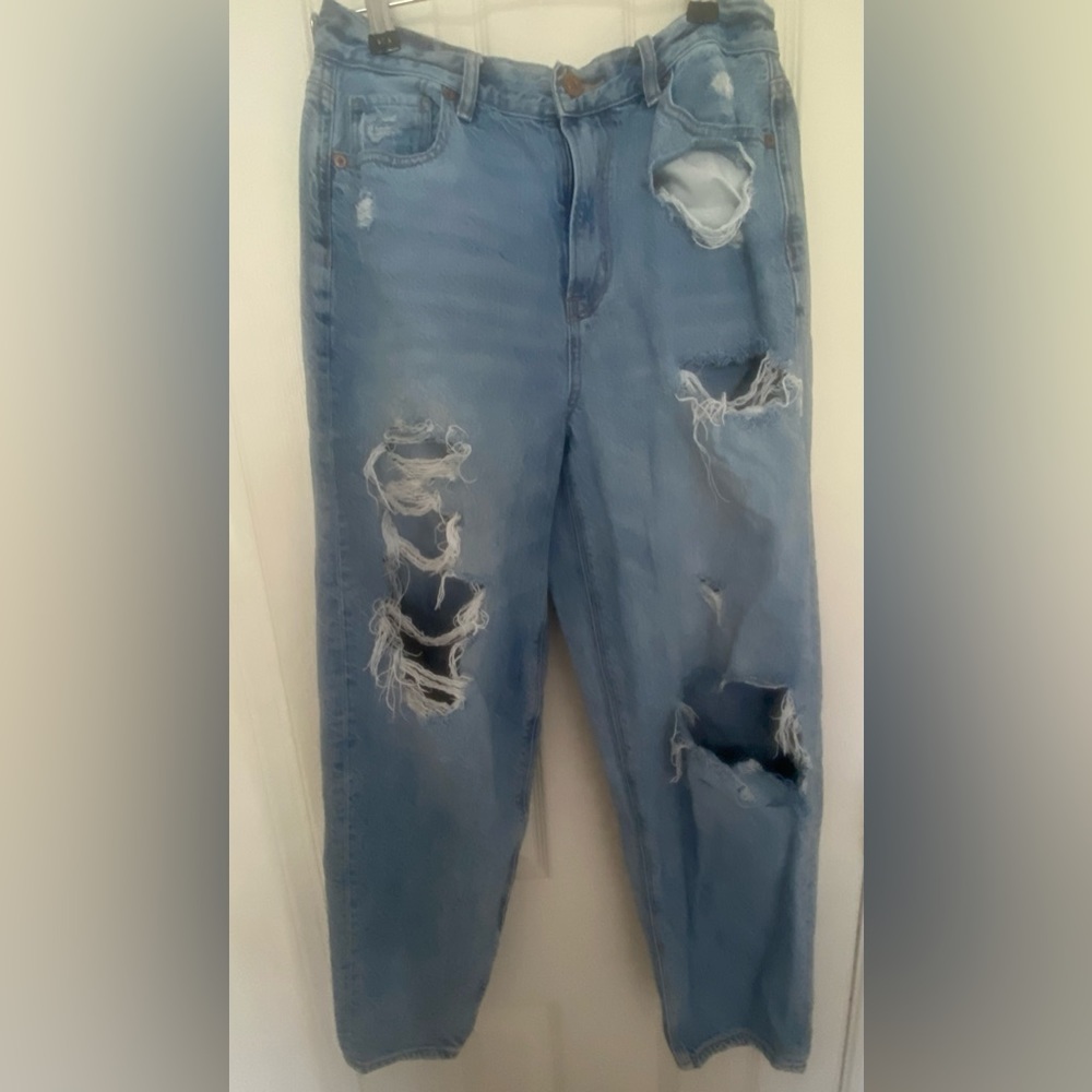 American Eagle Size 4 Relax Mom Jeans
